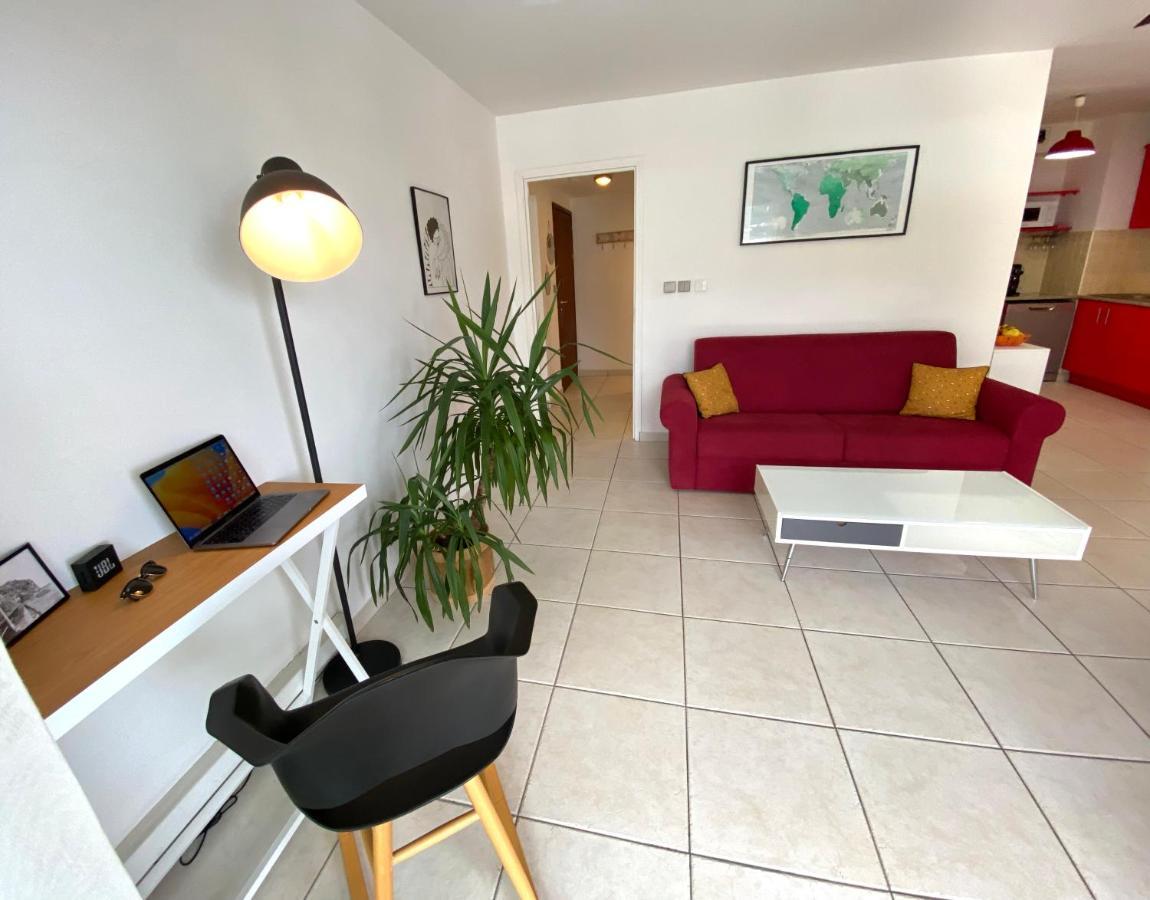 Appartement Lumineux Et Calme Saint-Denis Centre Exterior foto