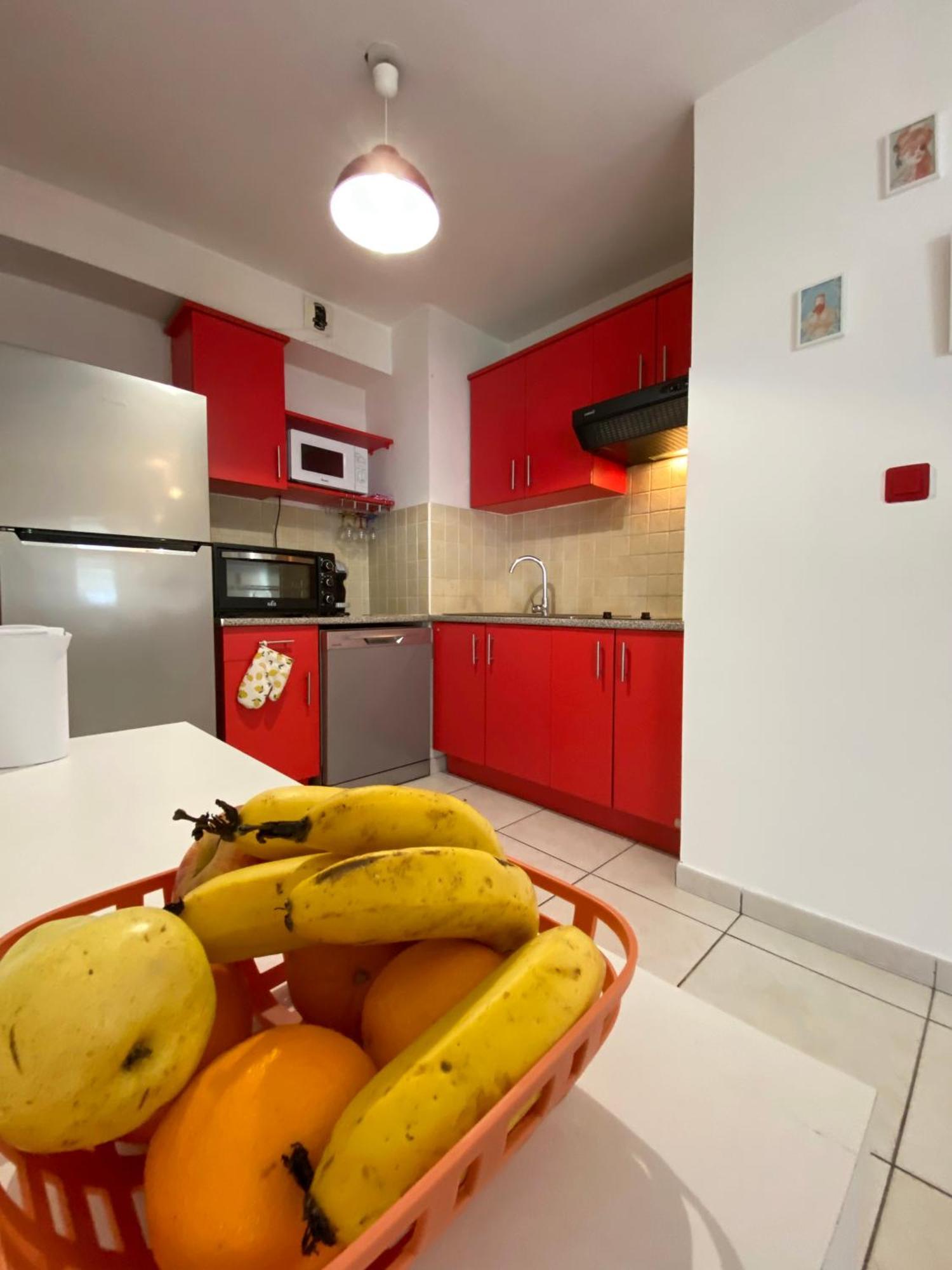 Appartement Lumineux Et Calme Saint-Denis Centre Exterior foto